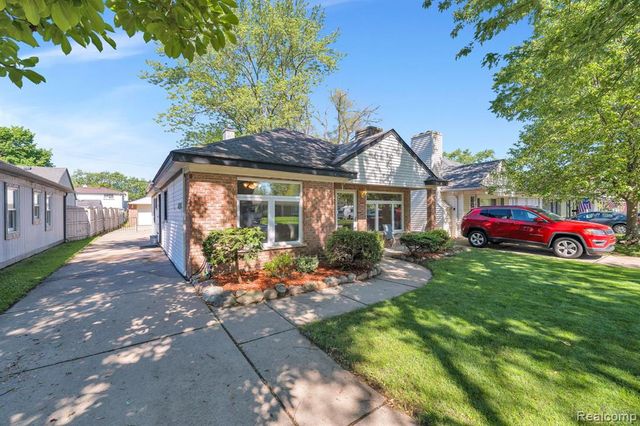 7411 N Vernon Street, Dearborn Heights, MI 48127