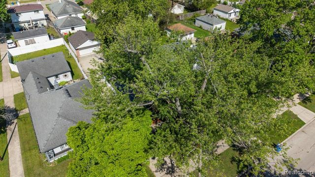 7411 N Vernon Street, Dearborn Heights, MI 48127