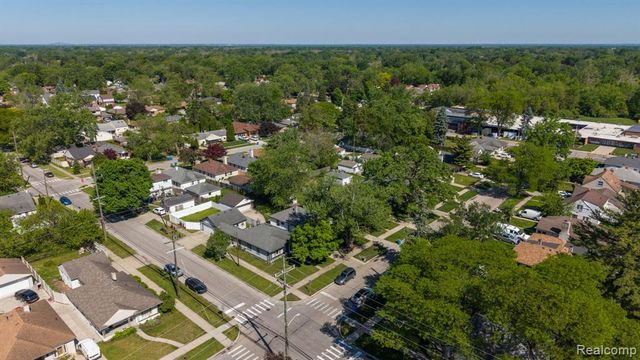 7411 N Vernon Street, Dearborn Heights, MI 48127
