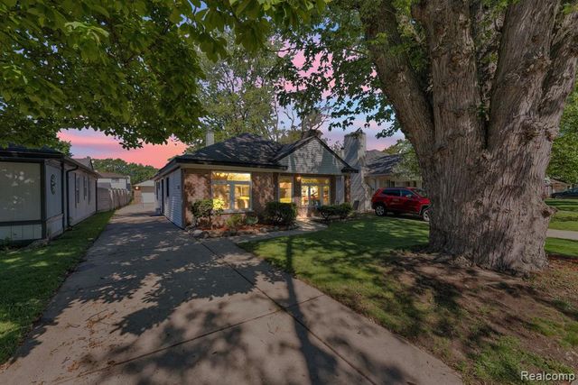 7411 N Vernon Street, Dearborn Heights, MI 48127