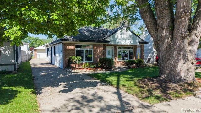 7411 N Vernon Street, Dearborn Heights, MI 48127
