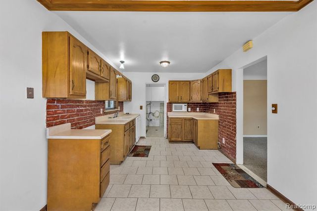 7411 N Vernon Street, Dearborn Heights, MI 48127