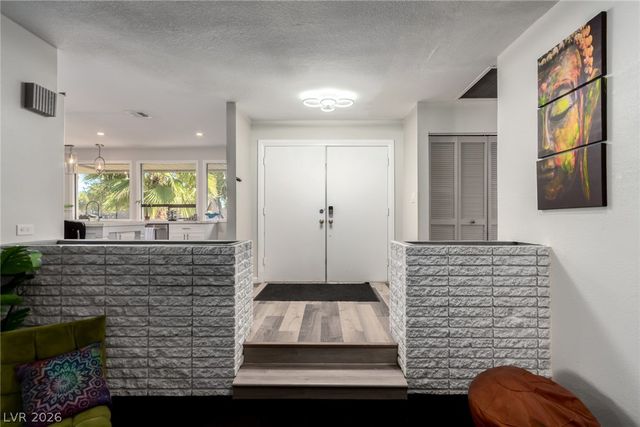 5710 Madre Mesa Drive, Las Vegas, NV 89108