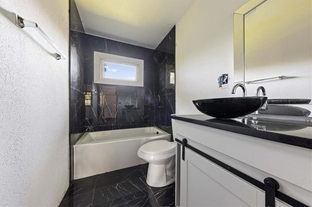 7305 E 86TH Street, Kansas City, MO 64138