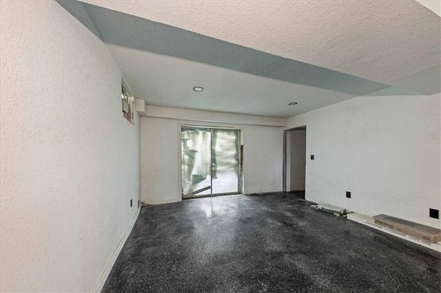 7305 E 86TH Street, Kansas City, MO 64138
