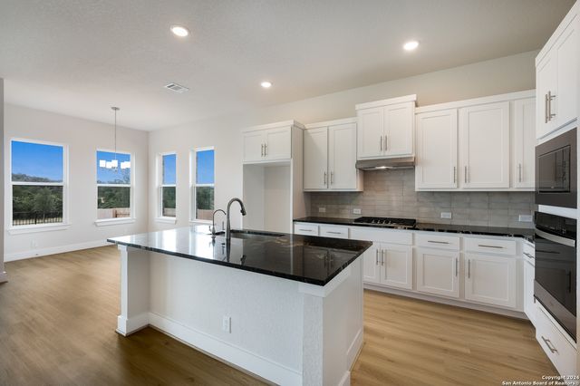1812 Weinnacht, New Braunfels, TX 78132