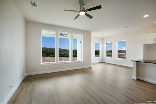 1812 Weinnacht, New Braunfels, TX 78132