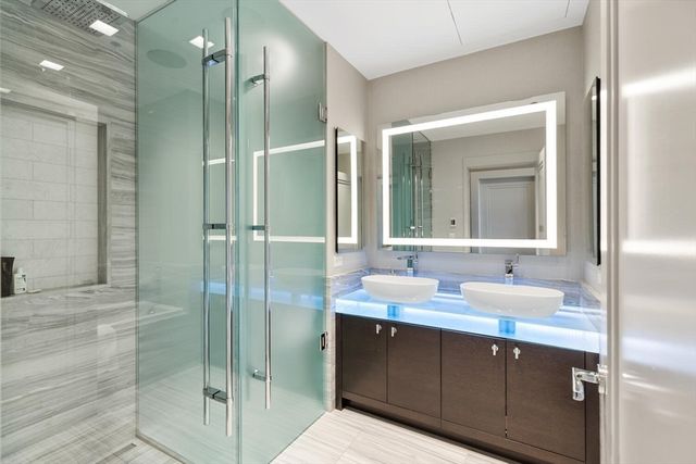 1 Dalton St 3801, Boston, MA 02115