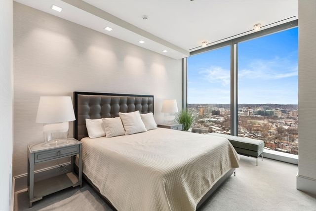 1 Dalton St 3801, Boston, MA 02115