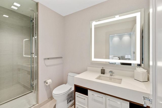 1 Dalton St 3801, Boston, MA 02115