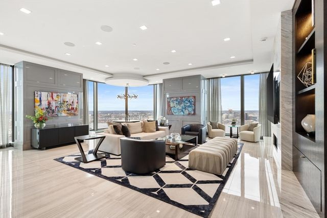 1 Dalton St 3801, Boston, MA 02115