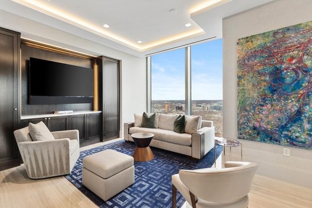 1 Dalton St 3801, Boston, MA 02115