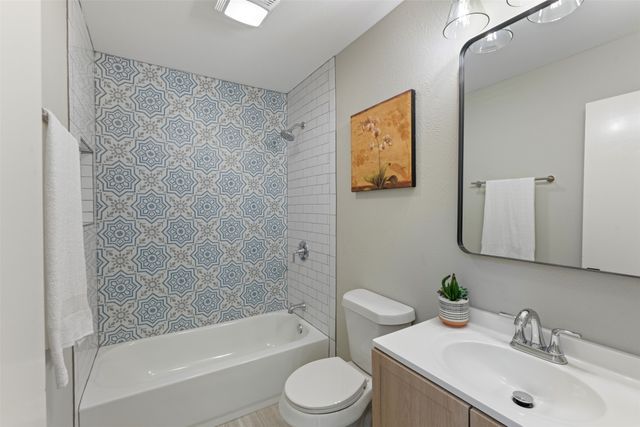 617 NW Newton Drive, Burleson, TX 76028