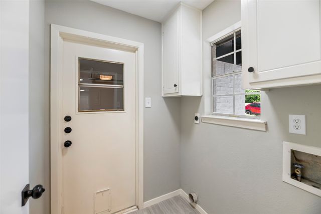 617 NW Newton Drive, Burleson, TX 76028