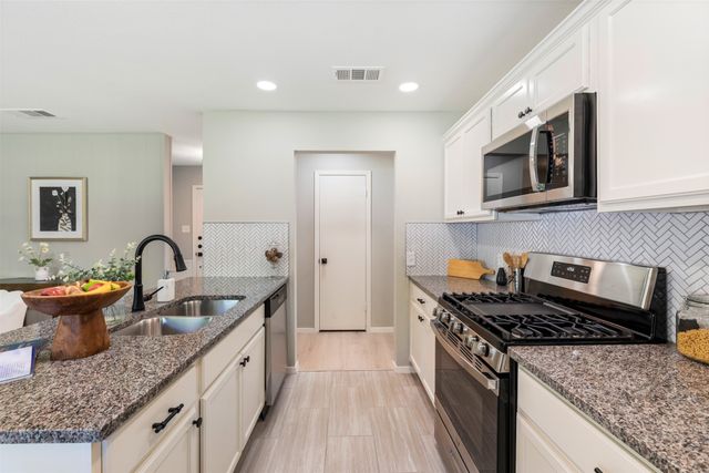 617 NW Newton Drive, Burleson, TX 76028