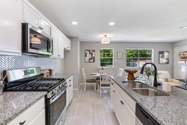 617 NW Newton Drive, Burleson, TX 76028