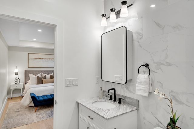 17 College Hill Road 1, Somerville, MA 02144