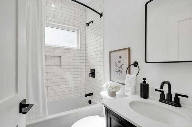 17 College Hill Road 1, Somerville, MA 02144