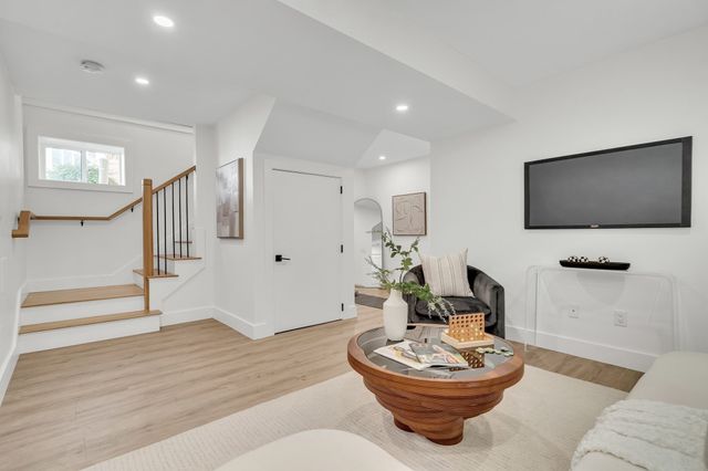 17 College Hill Road 1, Somerville, MA 02144