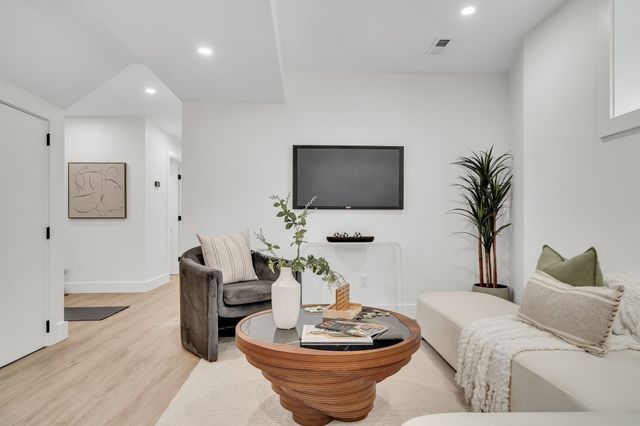 17 College Hill Road 1, Somerville, MA 02144
