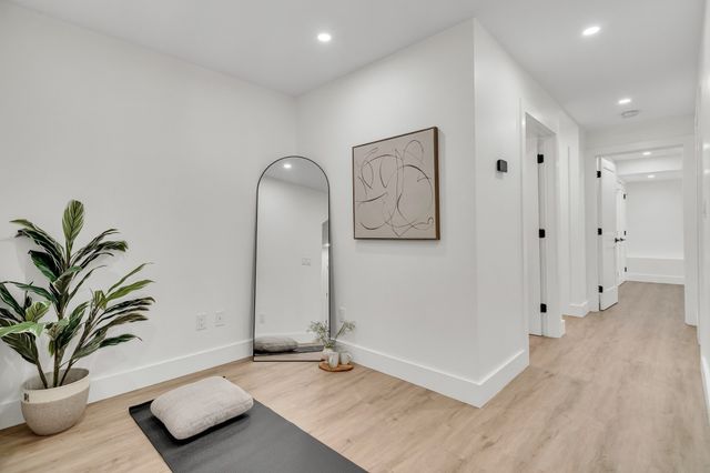 17 College Hill Road 1, Somerville, MA 02144
