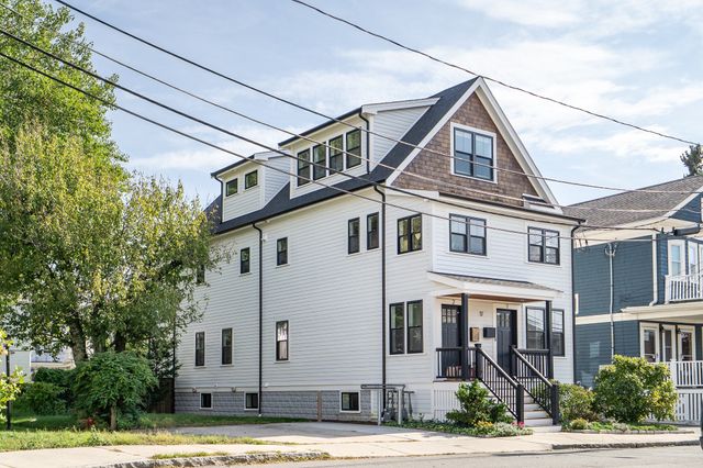 17 College Hill Road 1, Somerville, MA 02144