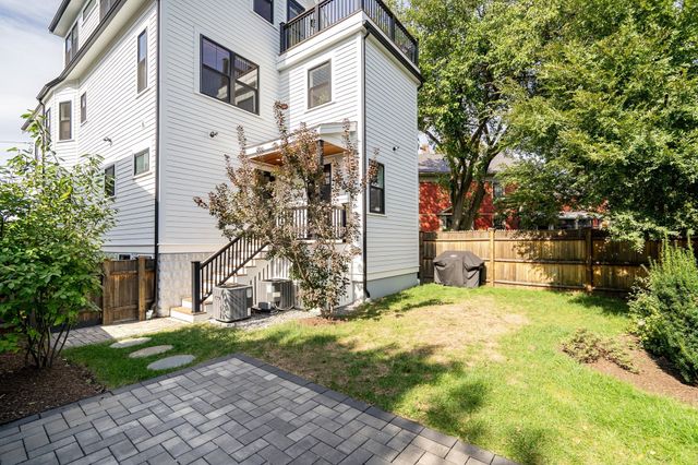 17 College Hill Road 1, Somerville, MA 02144