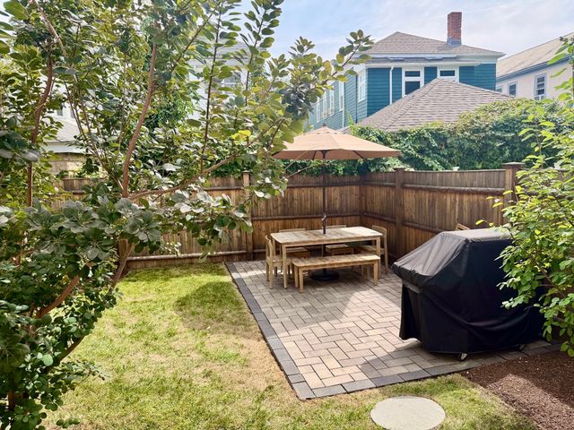 17 College Hill Road 1, Somerville, MA 02144