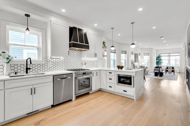 17 College Hill Road 1, Somerville, MA 02144