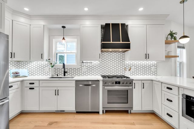 17 College Hill Road 1, Somerville, MA 02144