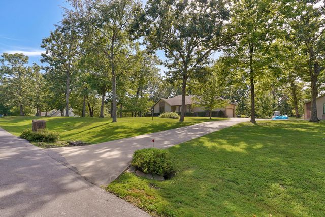 995 S Stanford Drive, Rogersville, MO 65742