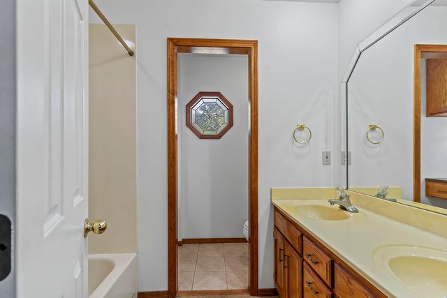 995 S Stanford Drive, Rogersville, MO 65742