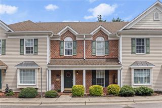 102 Salisbury Court, Kernersville, NC 27284