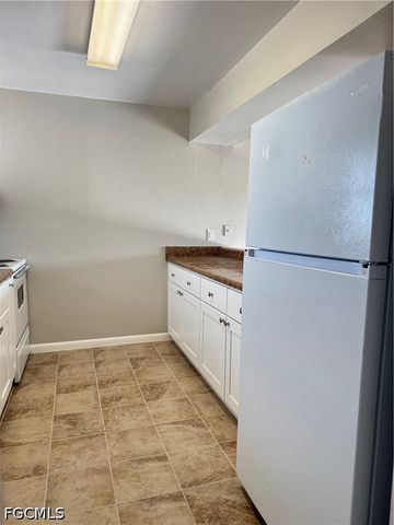 3325 SE 15th PL 202, Cape Coral, FL 33904