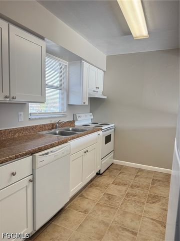 3325 SE 15th PL 202, Cape Coral, FL 33904