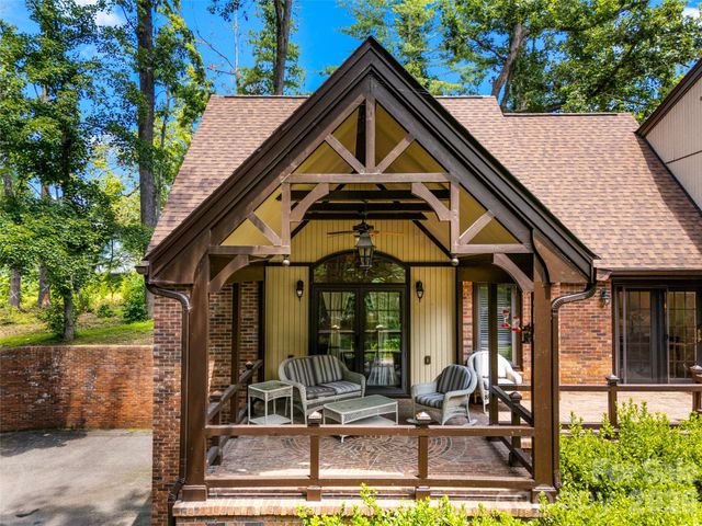 122 Stuyvesant Road, Asheville, NC 28803