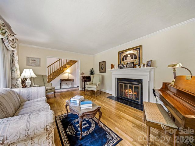 122 Stuyvesant Road, Asheville, NC 28803
