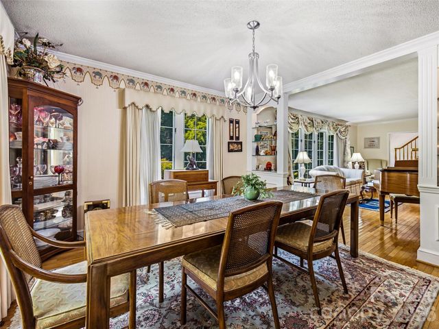 122 Stuyvesant Road, Asheville, NC 28803