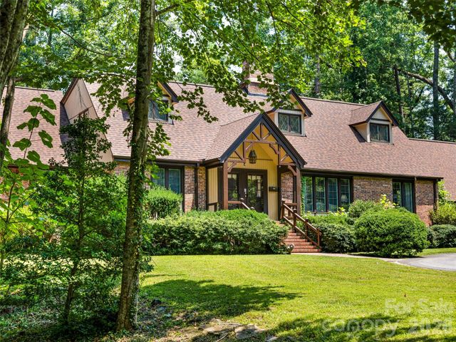 122 Stuyvesant Road, Asheville, NC 28803