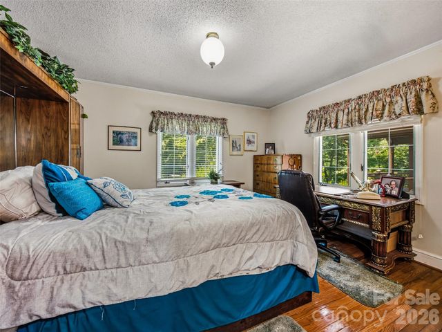 122 Stuyvesant Road, Asheville, NC 28803