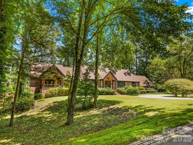 122 Stuyvesant Road, Asheville, NC 28803