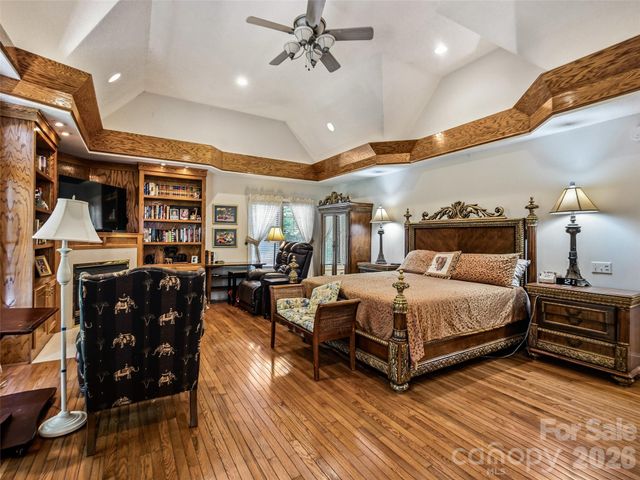 122 Stuyvesant Road, Asheville, NC 28803
