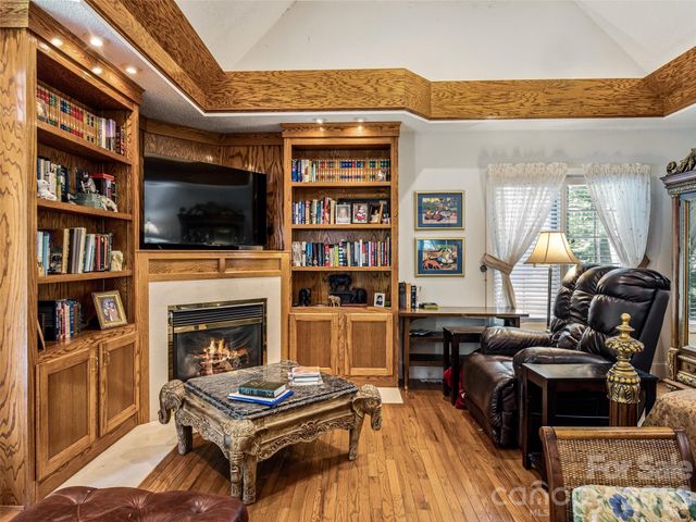 122 Stuyvesant Road, Asheville, NC 28803