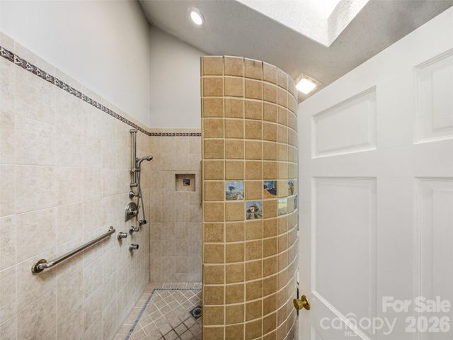 122 Stuyvesant Road, Asheville, NC 28803