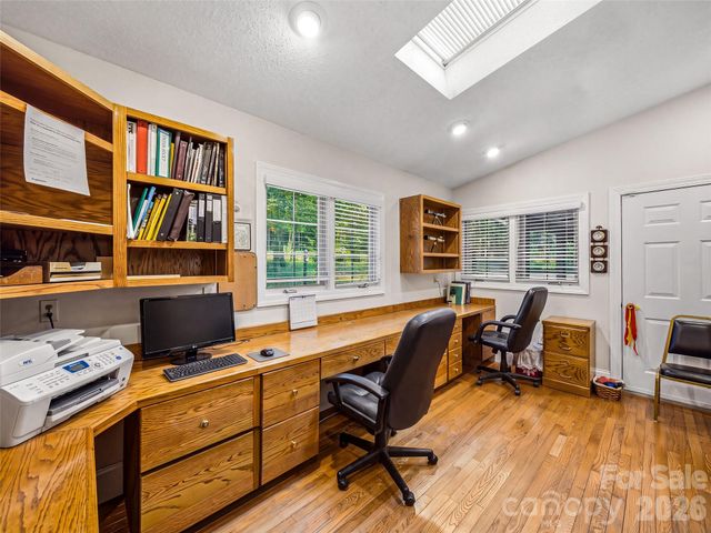 122 Stuyvesant Road, Asheville, NC 28803