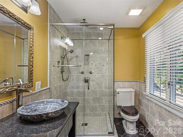 122 Stuyvesant Road, Asheville, NC 28803