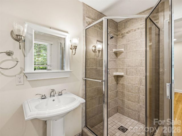 122 Stuyvesant Road, Asheville, NC 28803