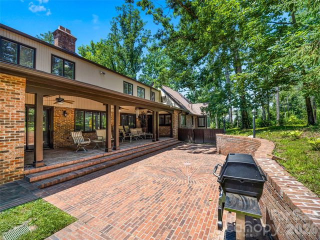 122 Stuyvesant Road, Asheville, NC 28803