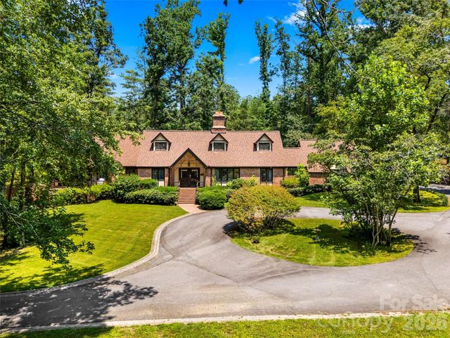 122 Stuyvesant Road, Asheville, NC 28803