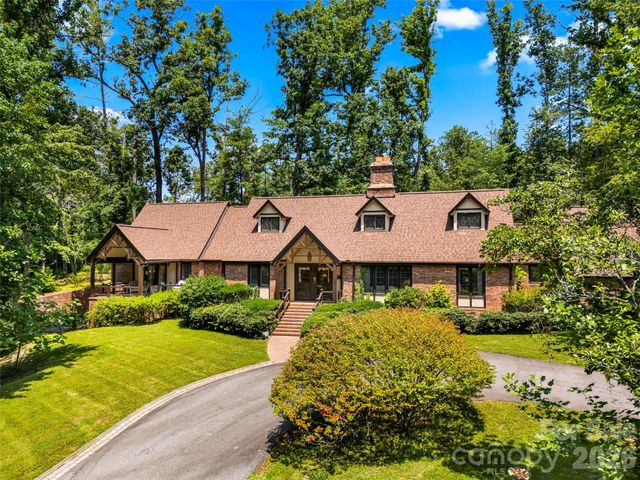 122 Stuyvesant Road, Asheville, NC 28803